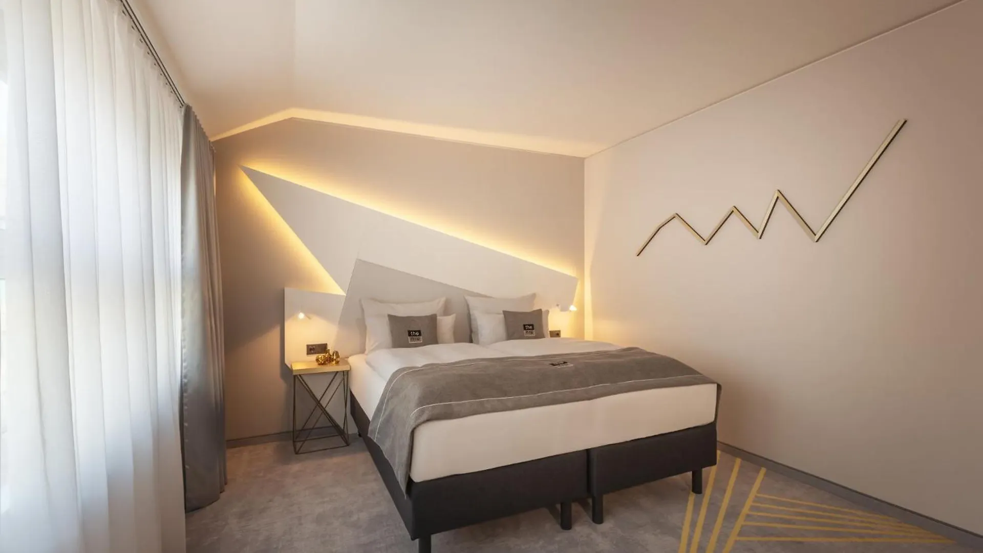Holiday Inn - The Niu, Coin Frankfurt Ostend By Ihg Frankfurt am Main Hotel